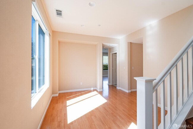 Building Photo - 6217 Shadow Hill Dr
