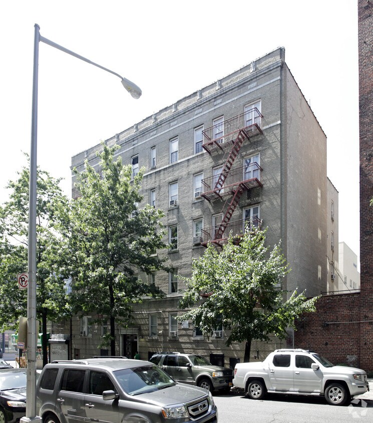 Foto principal - 376 E 205th St