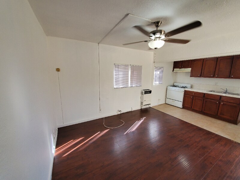 2305 Lemon Ave Unit 7, Signal Hill, CA 90755 Room for Rent in Signal