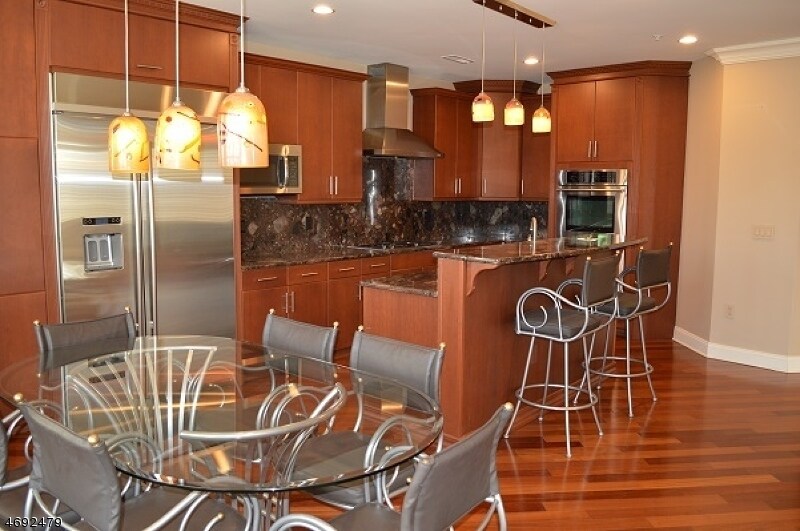 Foto principal - 1307 Town Center Way