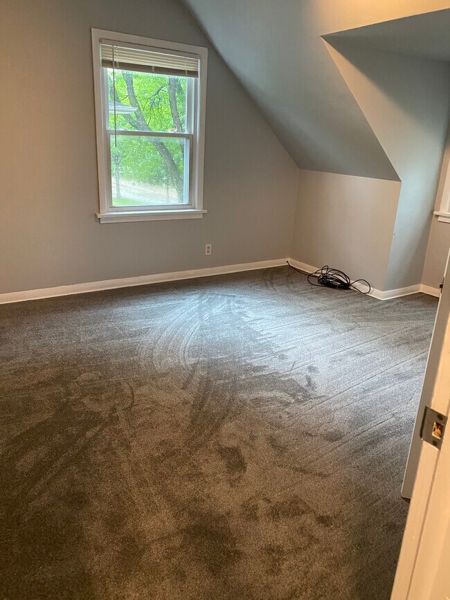 Sala de estar - 2451 N 114th St