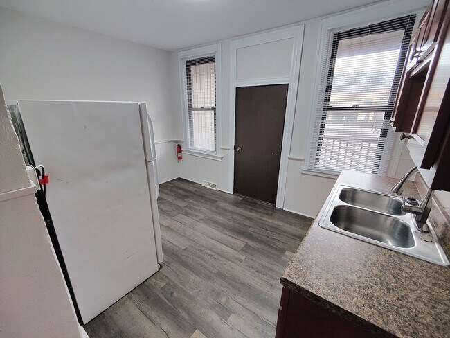 Foto del edificio - 2423 Wrights Wy