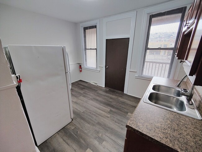 Building Photo - 2423 Wrights Wy