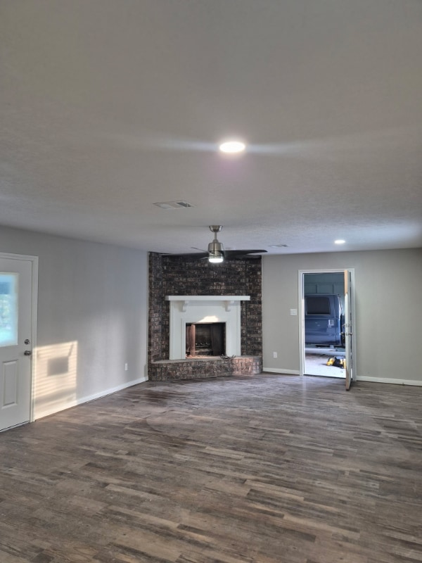 Building Photo - 2948 Elm Rd