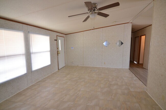 Building Photo - Country Living with City convieniance in t...