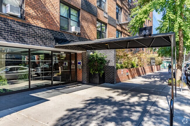 Entrance - 88 Bleecker St