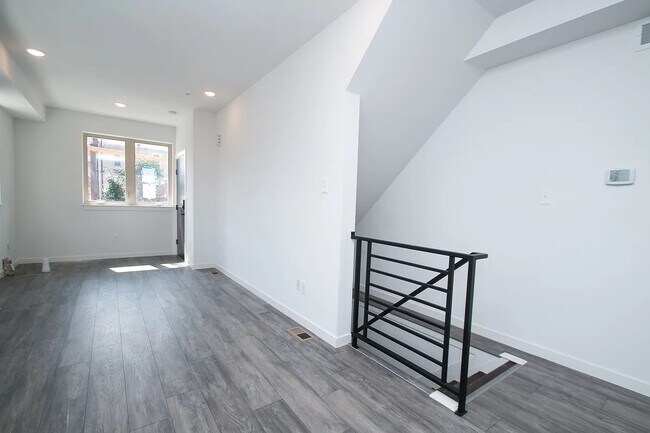 Building Photo - 1401 N Felton St
