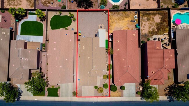 Building Photo - 42551 W Hillman Dr