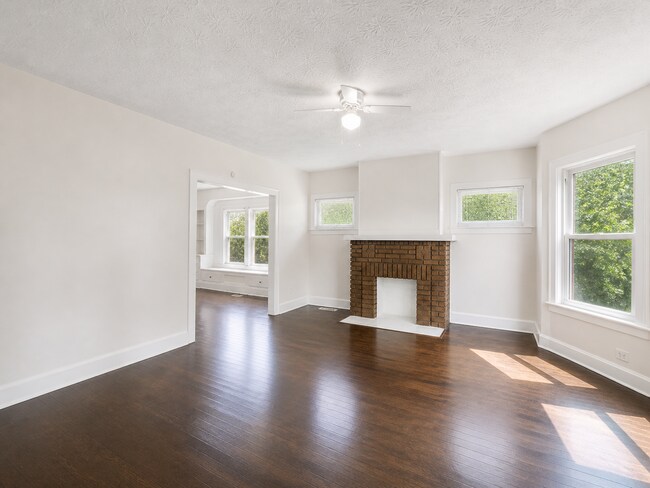 Foto del edificio - 3454 E 118th St