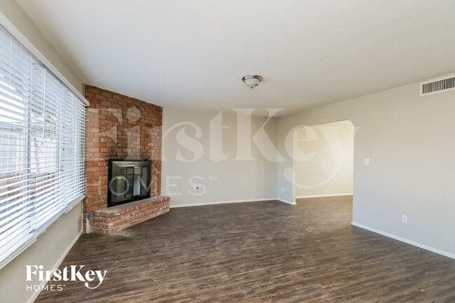 Building Photo - 4647 W Keim Dr