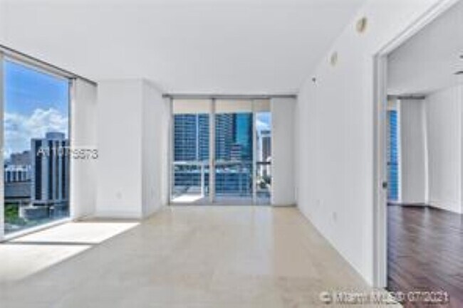 Building Photo - 475 Brickell Ave