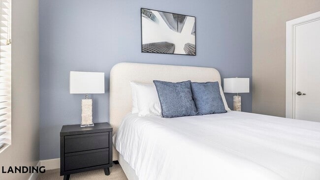 Building Photo - 1000 S Broadway