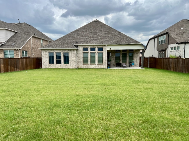 Photo - 17220 Eastbrook Dr House