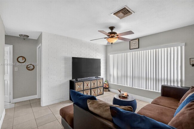 Foto del edificio - 6791 Scott St