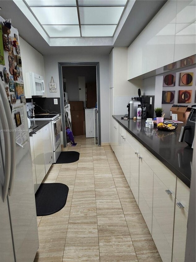 Foto principal - 9805 NW 52nd St