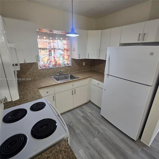 Foto del edificio - 108 SE 10th Ave