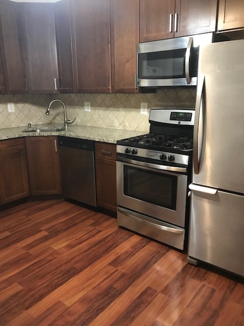 Foto del edificio - 209 E Preston St