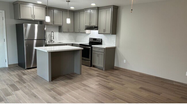 Foto del edificio - 820 Redwood Ave