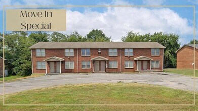 Building Photo - 814-B Golfview Pl