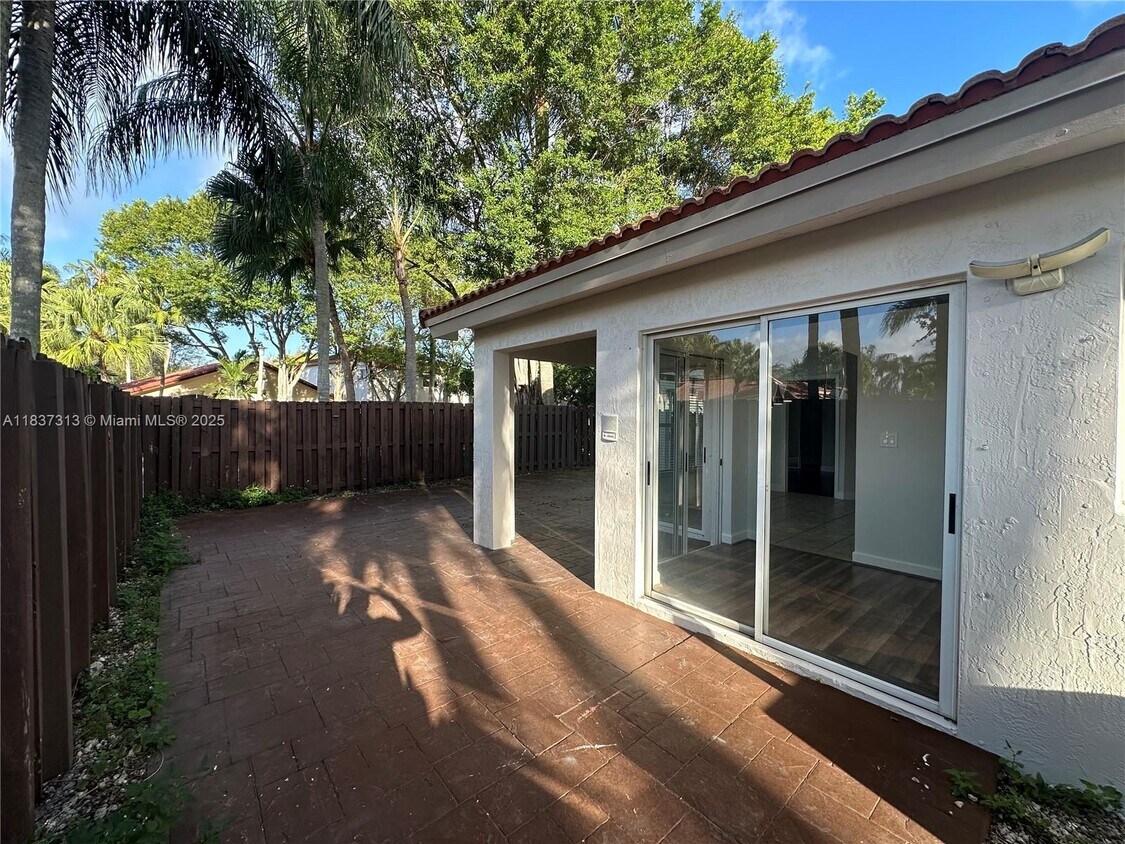 Primary Photo - 11329 NW 59th Terrace
