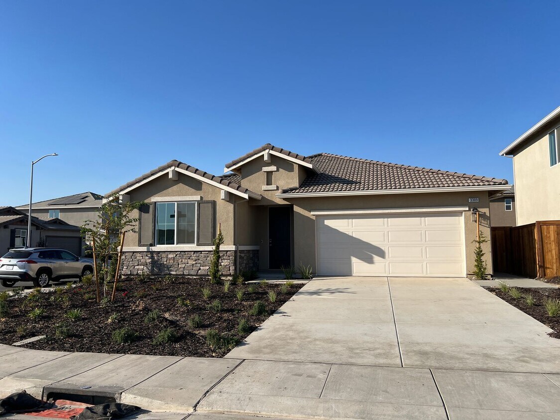 Primary Photo - Brand NEW 4-bedroom single story home!