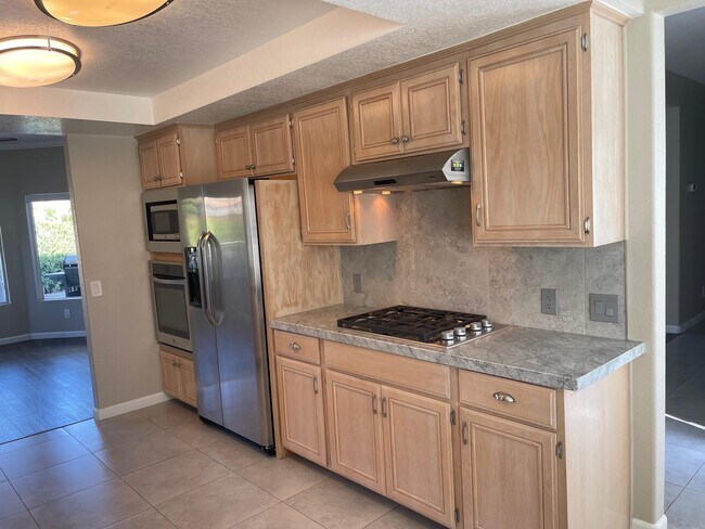 Building Photo - 48512 Via Amistad