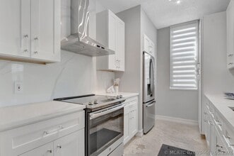 Building Photo - 3606 S Ocean Blvd