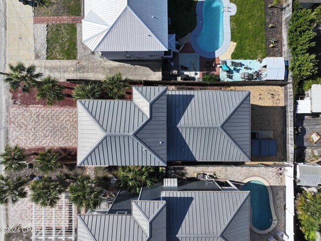 Building Photo - 6730 Beach Dr