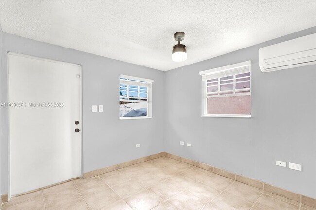 Foto del edificio - 951 W 30th St