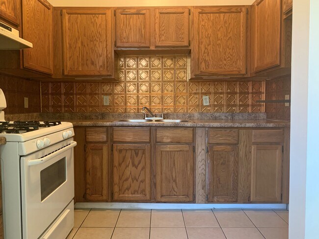 Building Photo - 1612 Brighton Pl