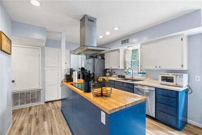 Foto del edificio - 607 E 11th St