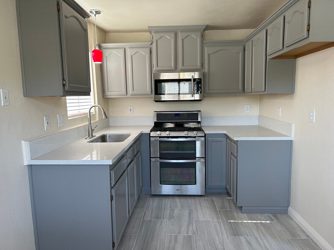 Foto principal - 642 Lemar Park Dr