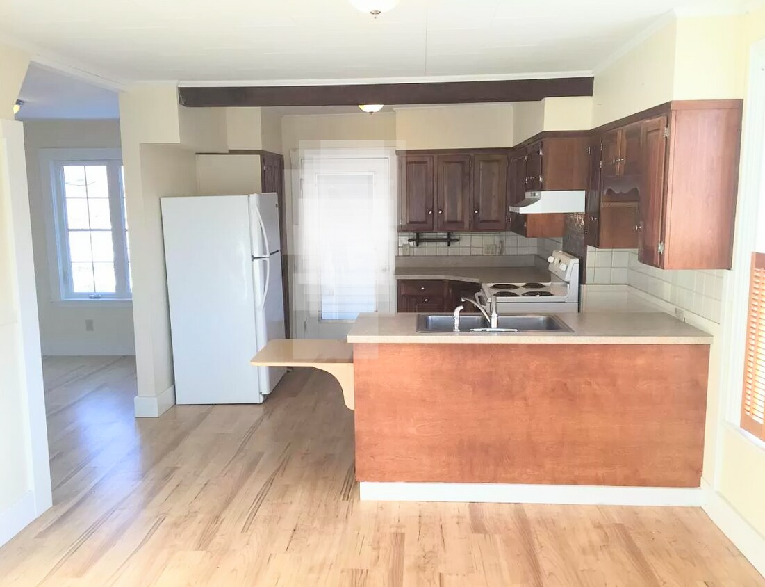 314 River Rd Apt 1 Unit 1, Orrington, ME 04474 Apartments in