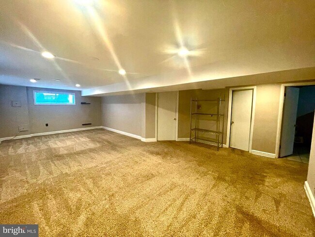Foto del edificio - 8800 Sterling St