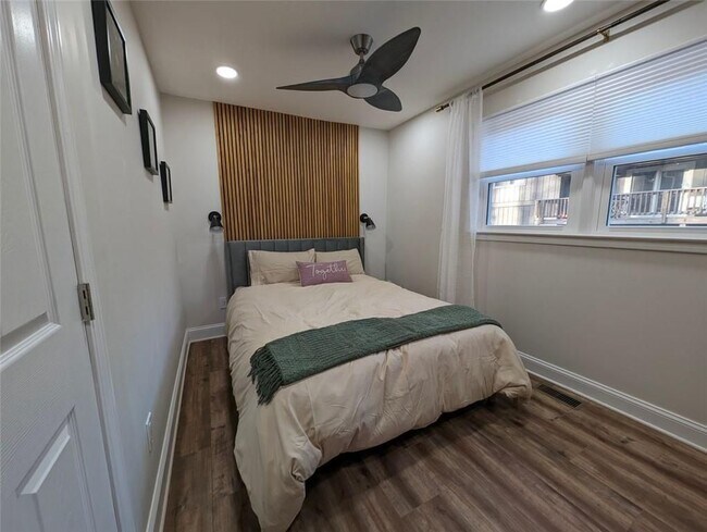 Foto del edificio - 1303 Colony Dr