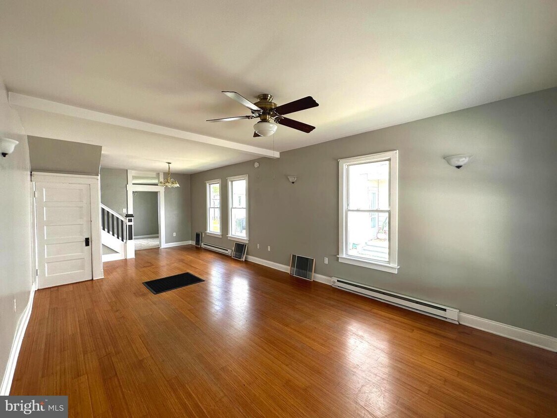 Primary Photo - 517 Frederick St