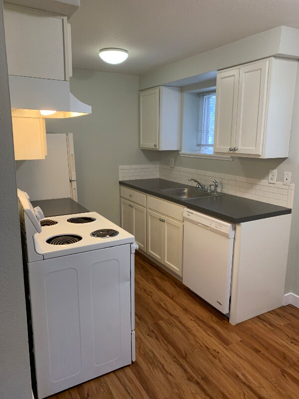 Building Photo - 2755 NE Hogan Dr