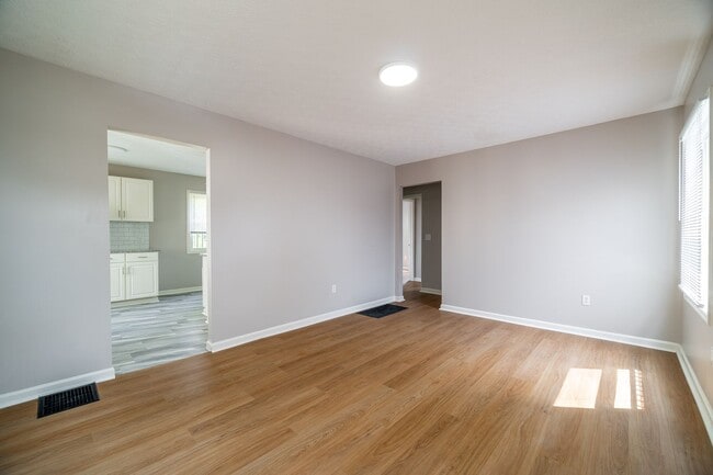 Foto del edificio - 2204 Howey Rd