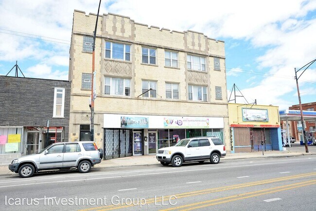 Building Photo - 3014 W 63rd St
