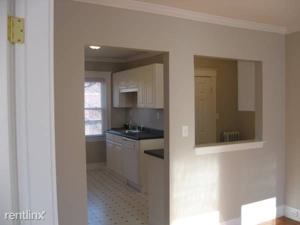 Building Photo - 1 br, 1 bath Apartment - 9 Town Hill St