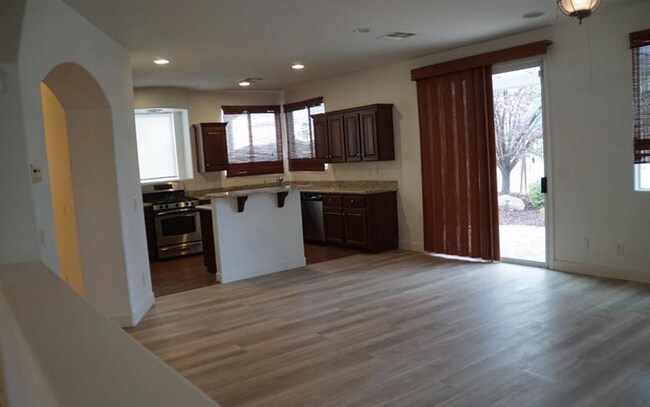 Foto del edificio - 359 Foster Springs Rd