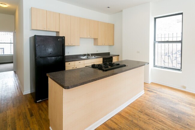 Foto del edificio - 2835 W Medill Ave