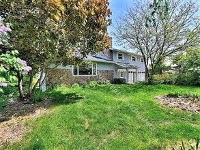Building Photo - 1450 Charlie Russell Dr