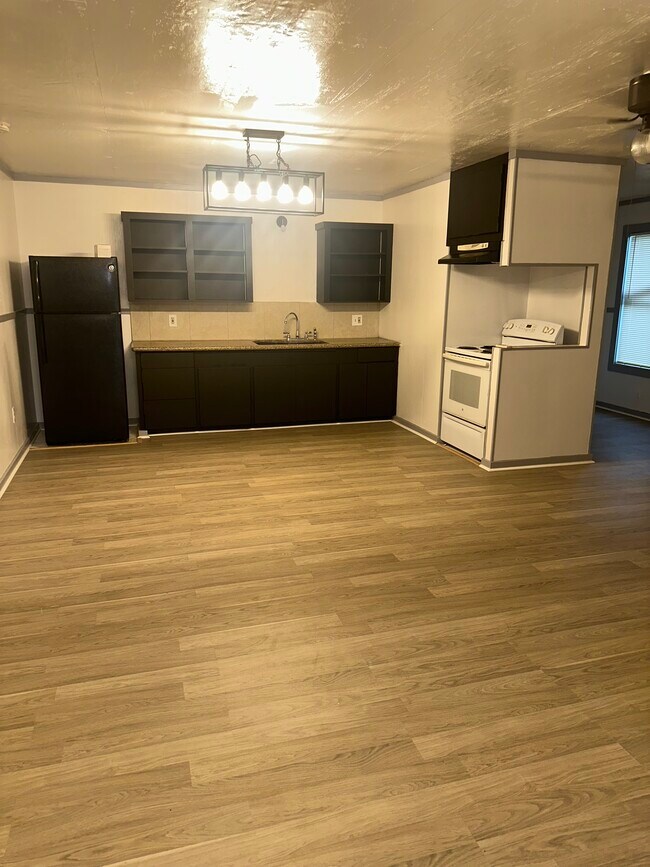 Cocina - 2319 Riverside Dr