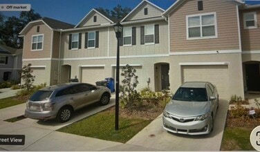 Building Photo - 10910 Golden Acorn Ave