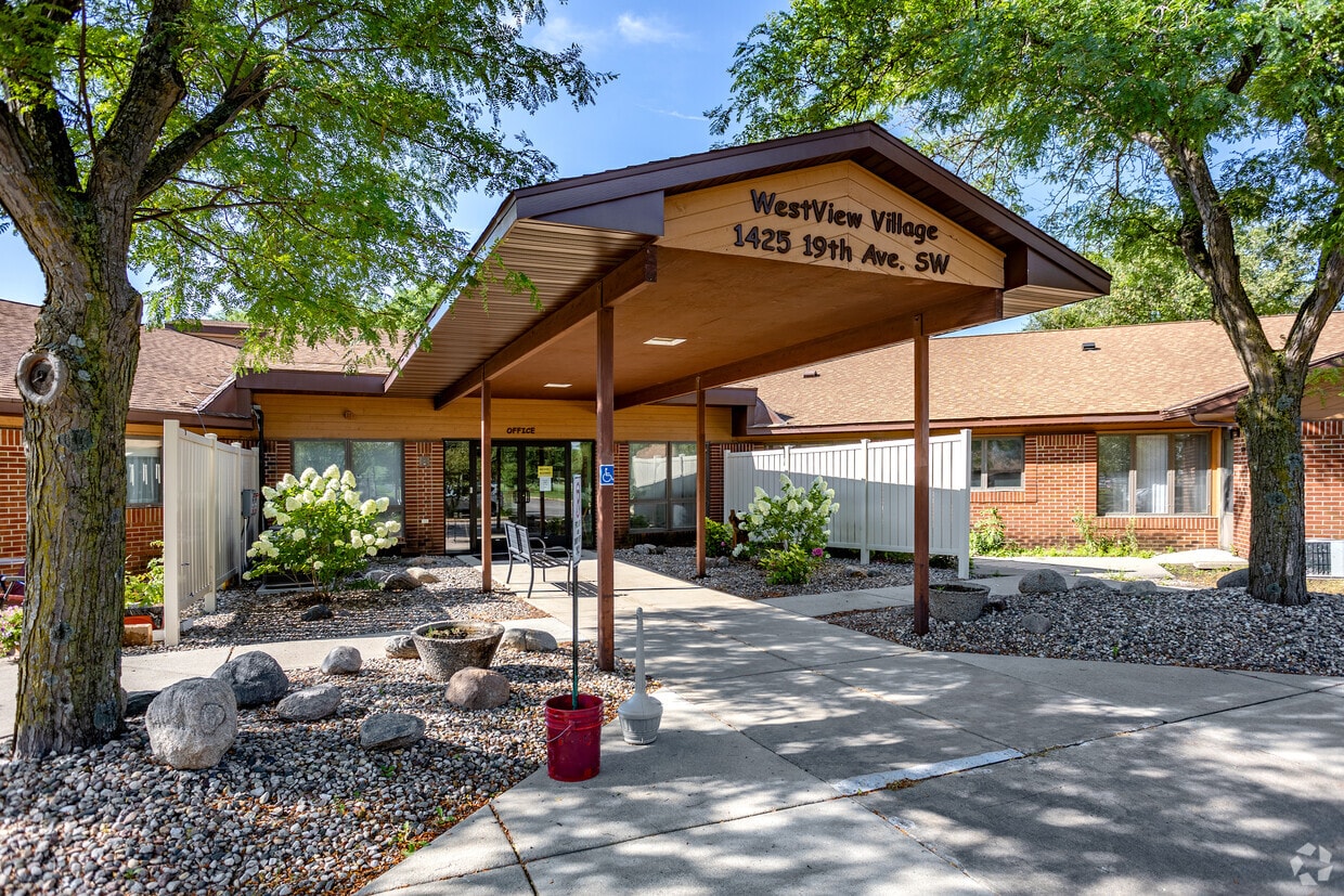 Foto principal - Westview Village (55+ Community)