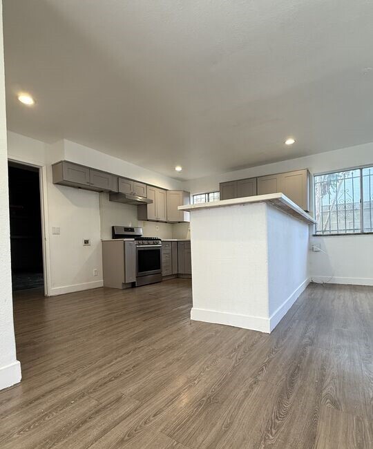 Foto del edificio - 1505 S Dunsmuir Ave