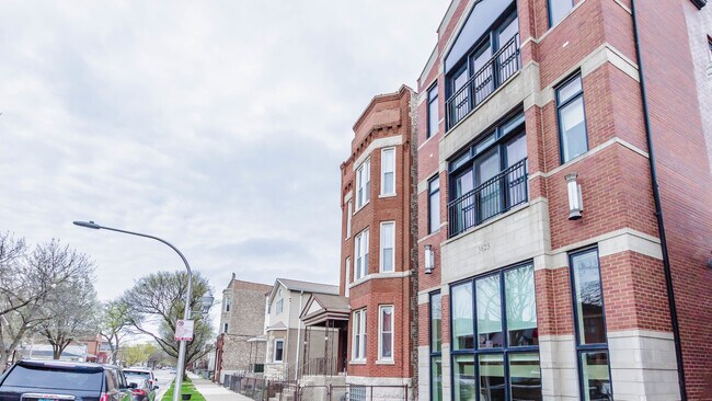 Building Photo - 3823 S Lowe Ave