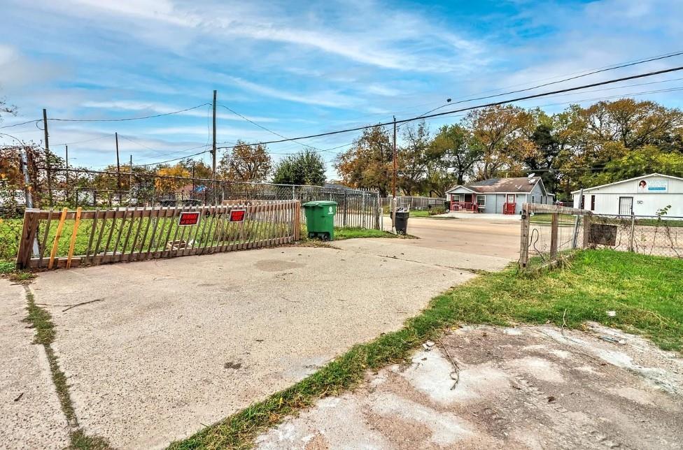 917 W Little York Rd, Houston, TX 77091 House Rental in Houston