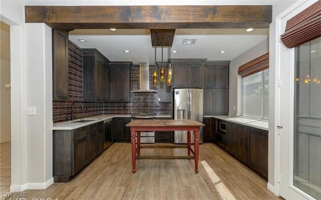 Foto del edificio - 135 Pebble Ridge Rd